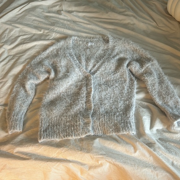 Leith Fuzzy Alpaca 🦙 Wool Cardigan - Picture 2 of 4